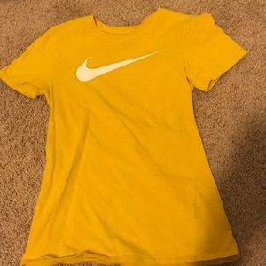 NIKE YELLOW SPORT TEE